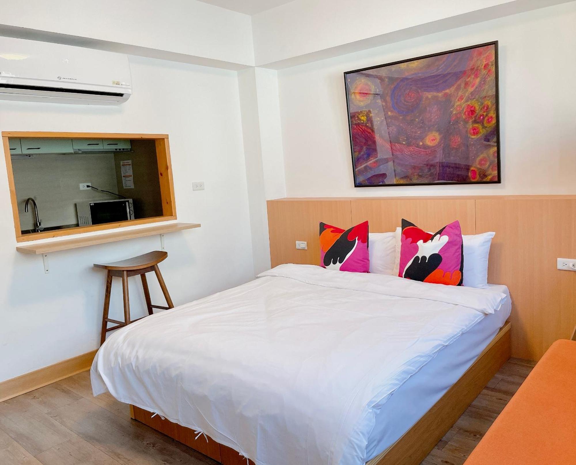 Hotel Huru House Taichung Extérieur photo