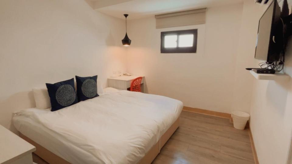 Hotel Huru House Taichung Extérieur photo