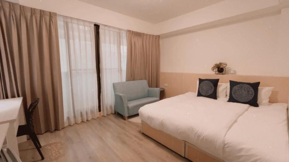 Hotel Huru House Taichung Extérieur photo